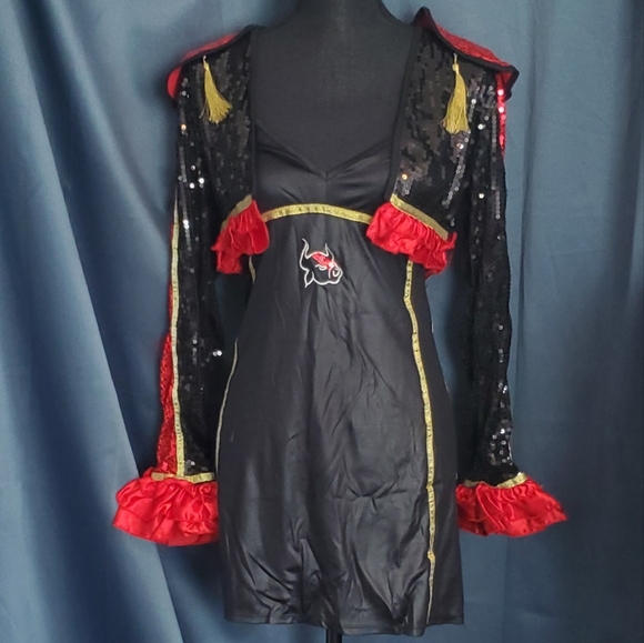 Matadora Costume - Picture 3 of 12